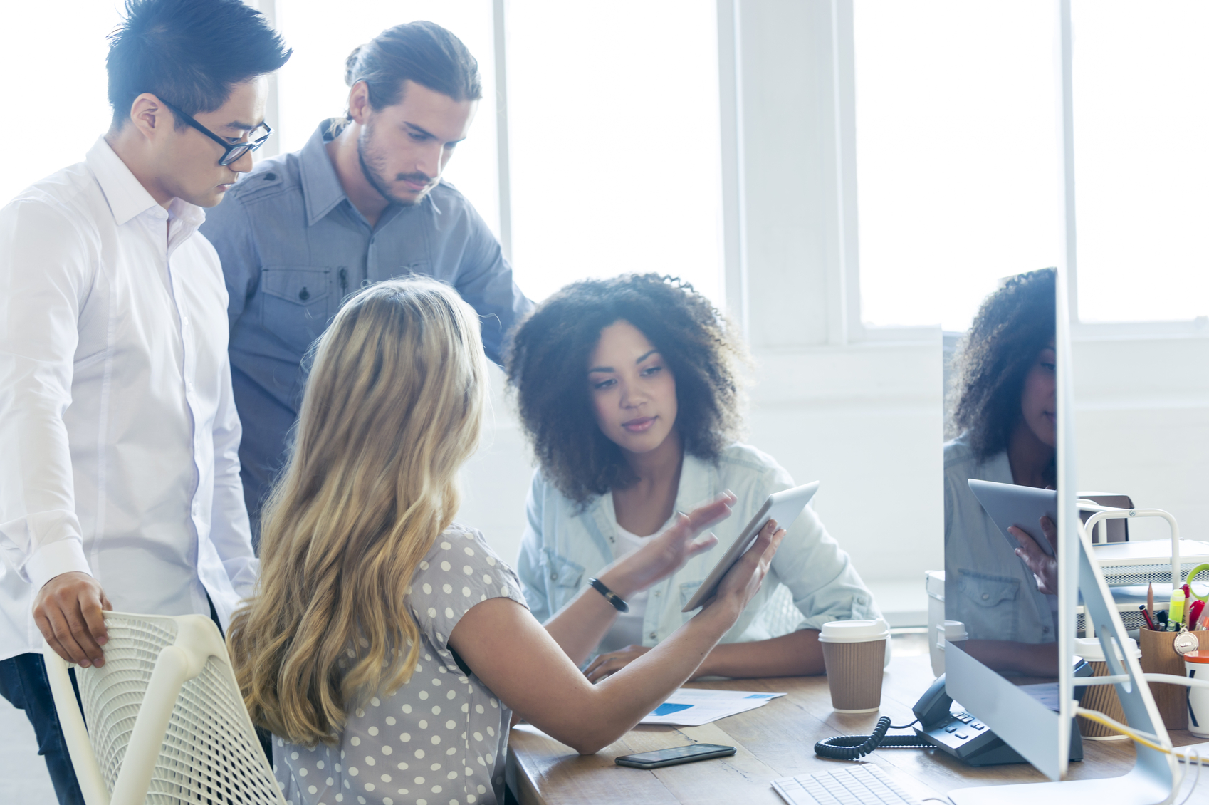 В чем ходить в университет. Among peers. Негр в офисе. Студенты держатся за руки. Undervalued.